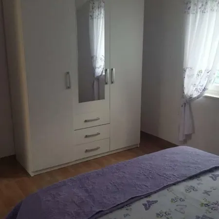 Apartman Lucija * Rogoznica (Sibenik-Knin)